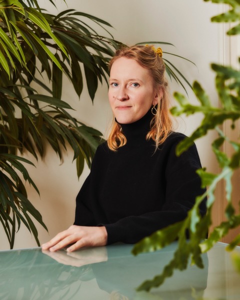 Dr. des. Kiri Santer